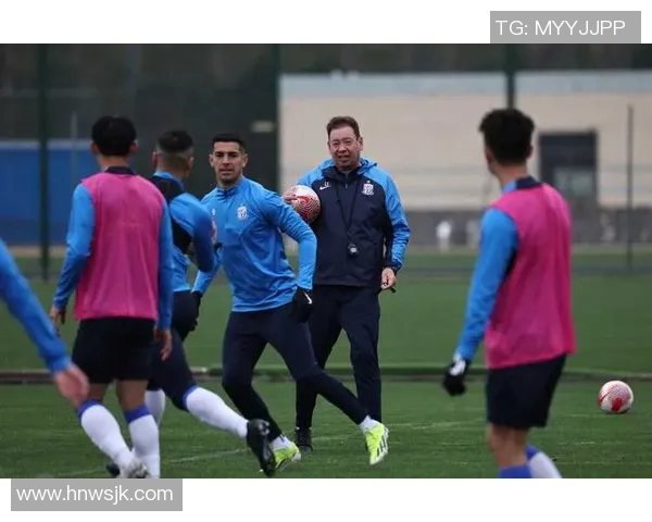 重磅专题:西安足球队如何通过包夹战术实现战术革新与团队协作提升 重磅专题:西安足球队如何通过包夹战术实现战术革新与团队协作提升